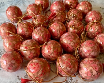Hand Painted Papier-Mâché Christmas Bauble: Kashmir Floral Ornament
