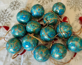 Hand Painted Papier-Mache Christmas Bauble: Kashmir Floral Ornament