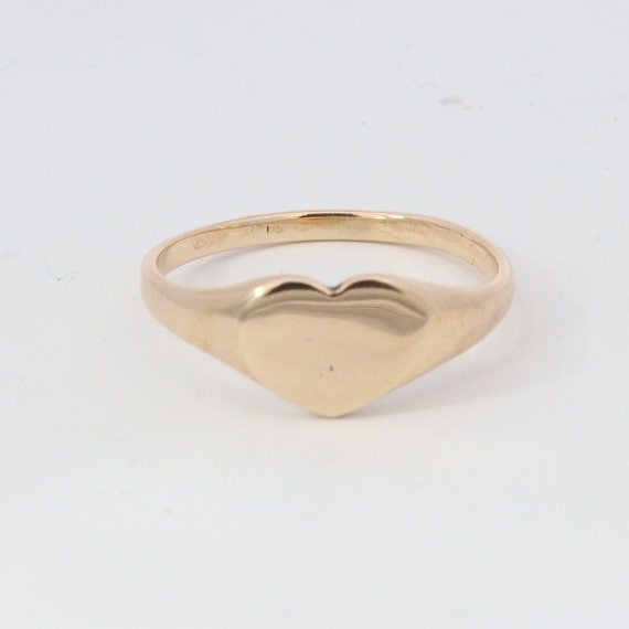 Vintage 9ct yellow gold heart signet ring - image 3