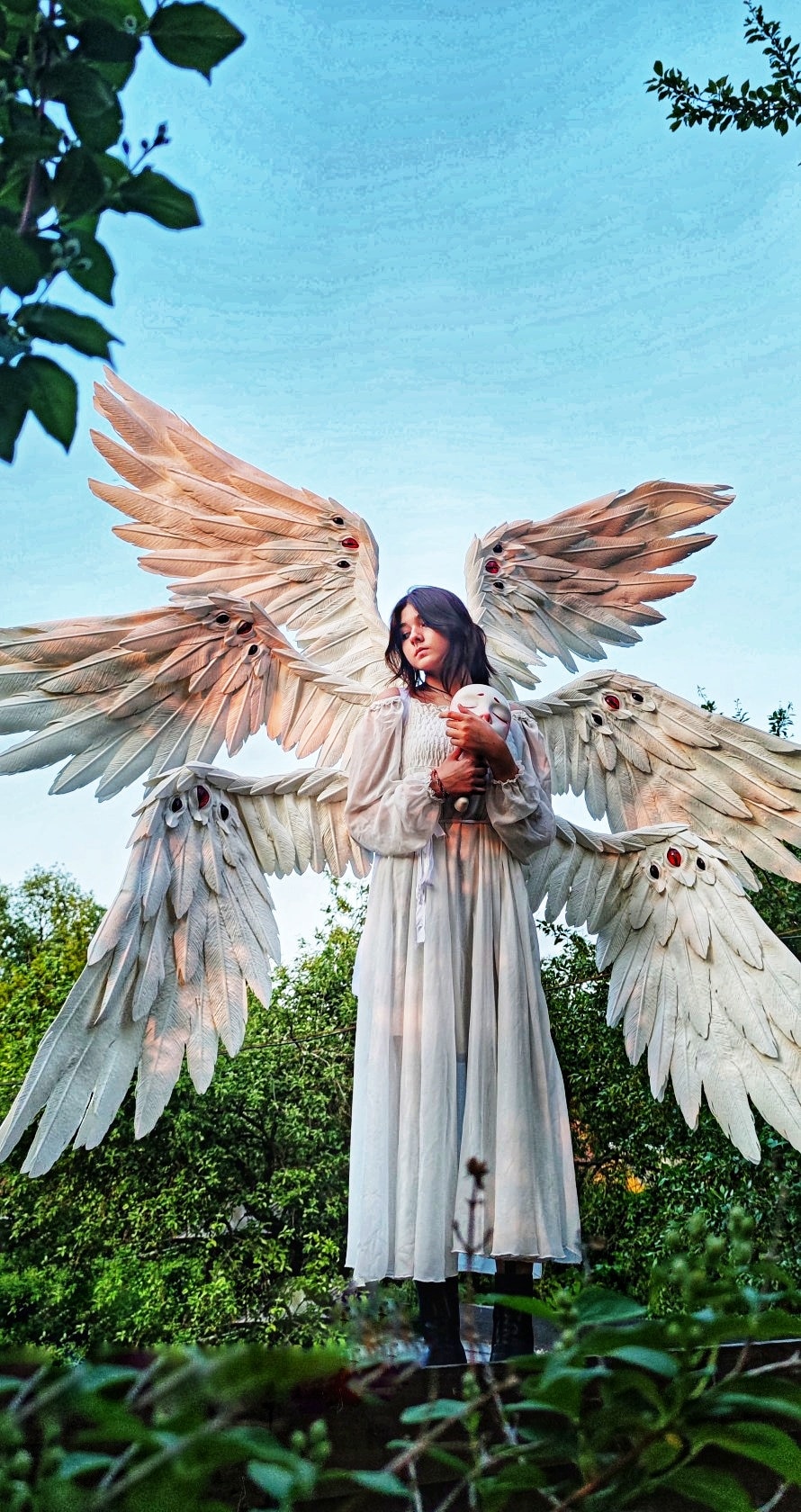 White bendable wings for Cosplay Costume/festival wear/photo props/crow raven Halloween outfit/accessory
