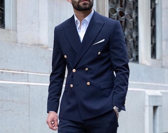 Slim-fit marineblauw herenkostuum met dubbele rij knopen - gouden knopen