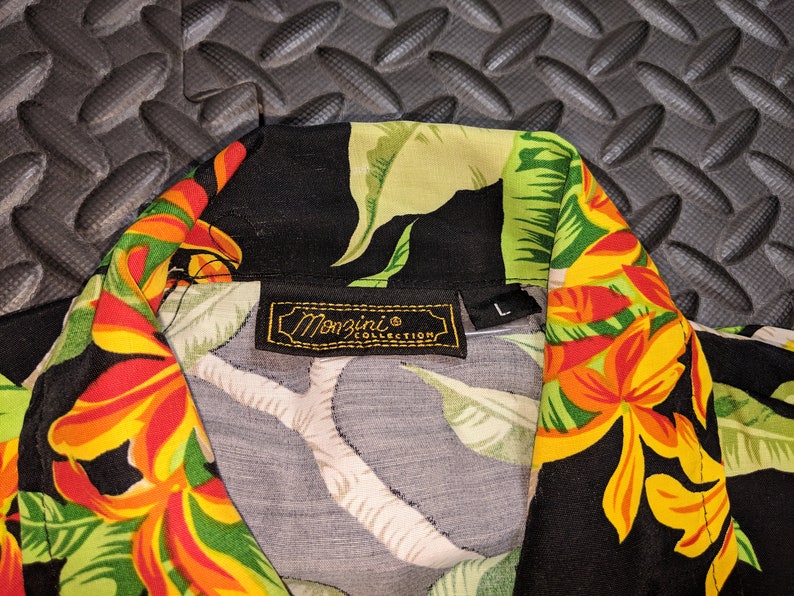 100/% Rayon Size Large. Vintage 1950s Aloha Print Men/'s Hawaiian Autumn Gold Island Floral