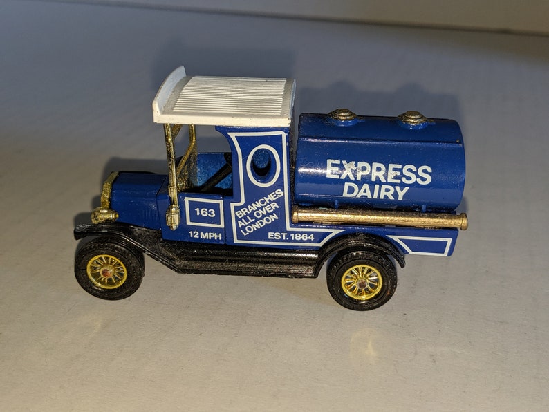 Vintage MATCHBOX Toy Car Express Dairy 1970s Made in England Antique Metal Car Model Models of Yesteryear