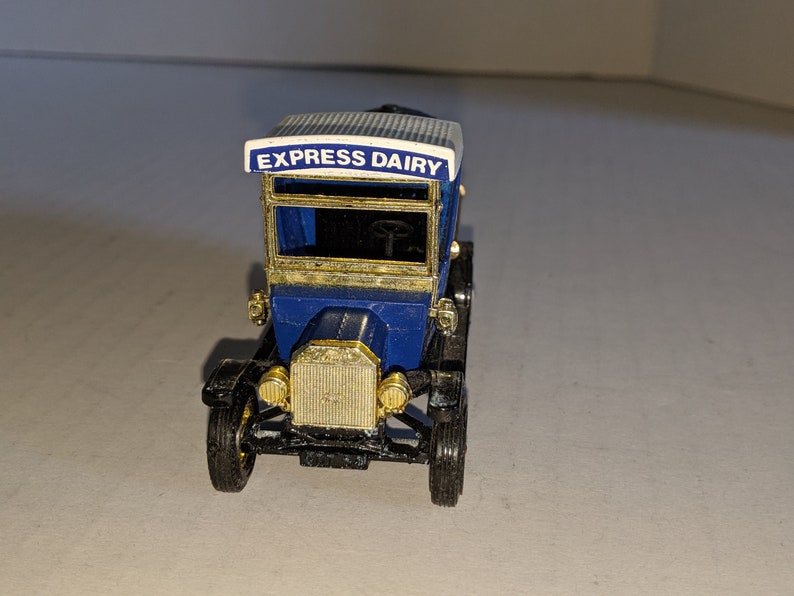 Vintage MATCHBOX Toy Car Express Dairy 1970s Made in England Antique Metal Car Model Models of Yesteryear