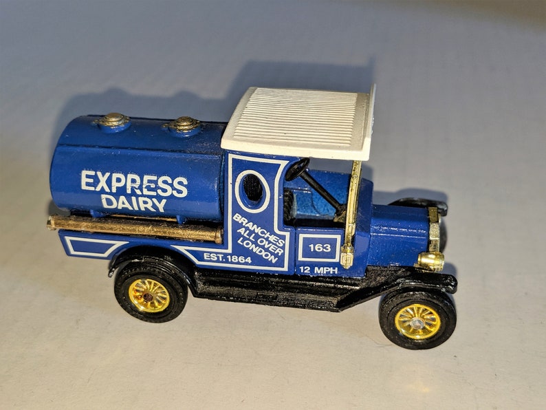 Vintage MATCHBOX Toy Car Express Dairy 1970s Made in England Antique Metal Car Model Models of Yesteryear