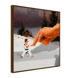 Puede incluir: Una impresión artística pixelada enmarcada. La obra representa a un pequeño practicante de karate con uniforme blanco, frente a una gran mano pixelada. El fondo muestra un paisaje nevado y un cielo oscuro.