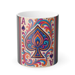 As de espadas - Taza de colores vibrantes y cambiantes