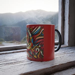 Mugg med livfulla färger som förvandlas till hammare och skära - Sovjetisk designkonst bild 7