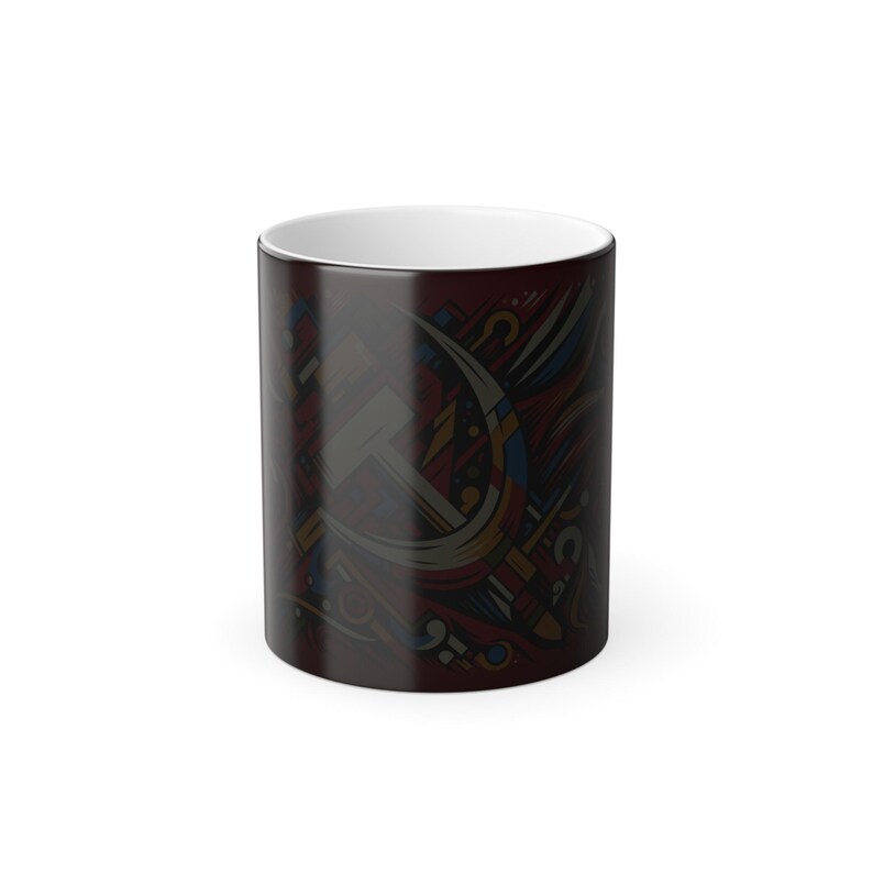 Mugg med livfulla färger som förvandlas till hammare och skära - Sovjetisk designkonst bild 5