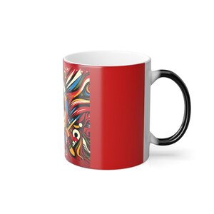 Mugg med livfulla färger som förvandlas till hammare och skära - Sovjetisk designkonst bild 4