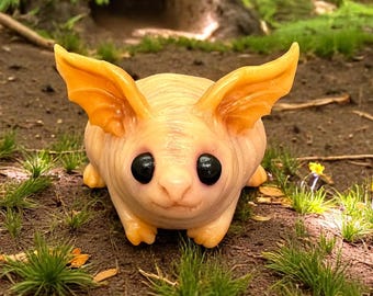 Winged Mouse Figurine, OOAK Fantasy Creature, Handmade Polymer Clay Miniature, Enchanting Forest Dweller, Cute Pocket Monster, Desk Toy Gift