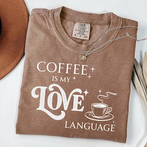 コーヒーは私の愛の言葉　トレンドのレディースTシャツ　快適な色合い　面白いバレンタインシャツ　オーバーサイズTシャツ
