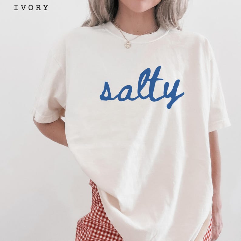 トレンドのソルティガールシャツTシャツ、コンフォートカラーの面白い皮肉なオーバーサイズTシャツ、レディースフーディーシャツ Ivory