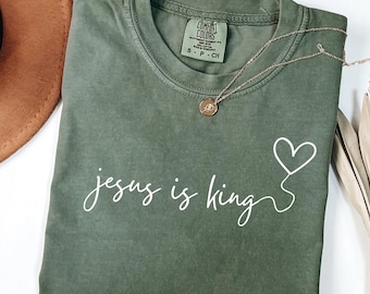 Camiseta "Jesús es Rey" de Comfort Colors: Camiseta cristiana minimalista