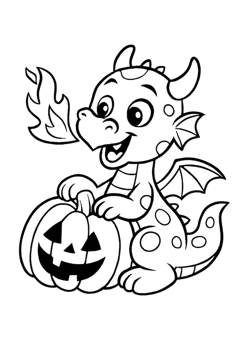 Pu&ograve; includere: Illustrazione a fumetti in bianco e nero di un simpatico drago che tiene in mano una zucca intagliata. Il drago ha macchie, ali e sputa fuoco. La zucca ha una faccia di Halloween.