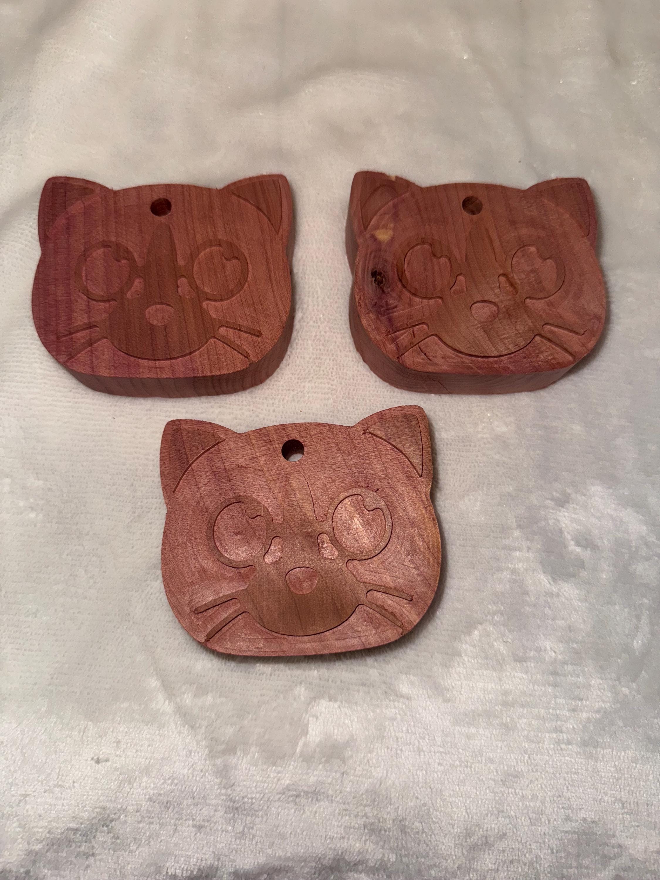 Cedar Aromatic Cat-Shaped Air Fresheners – Natural Closet & Drawer Fresheners - Made From Endcuts