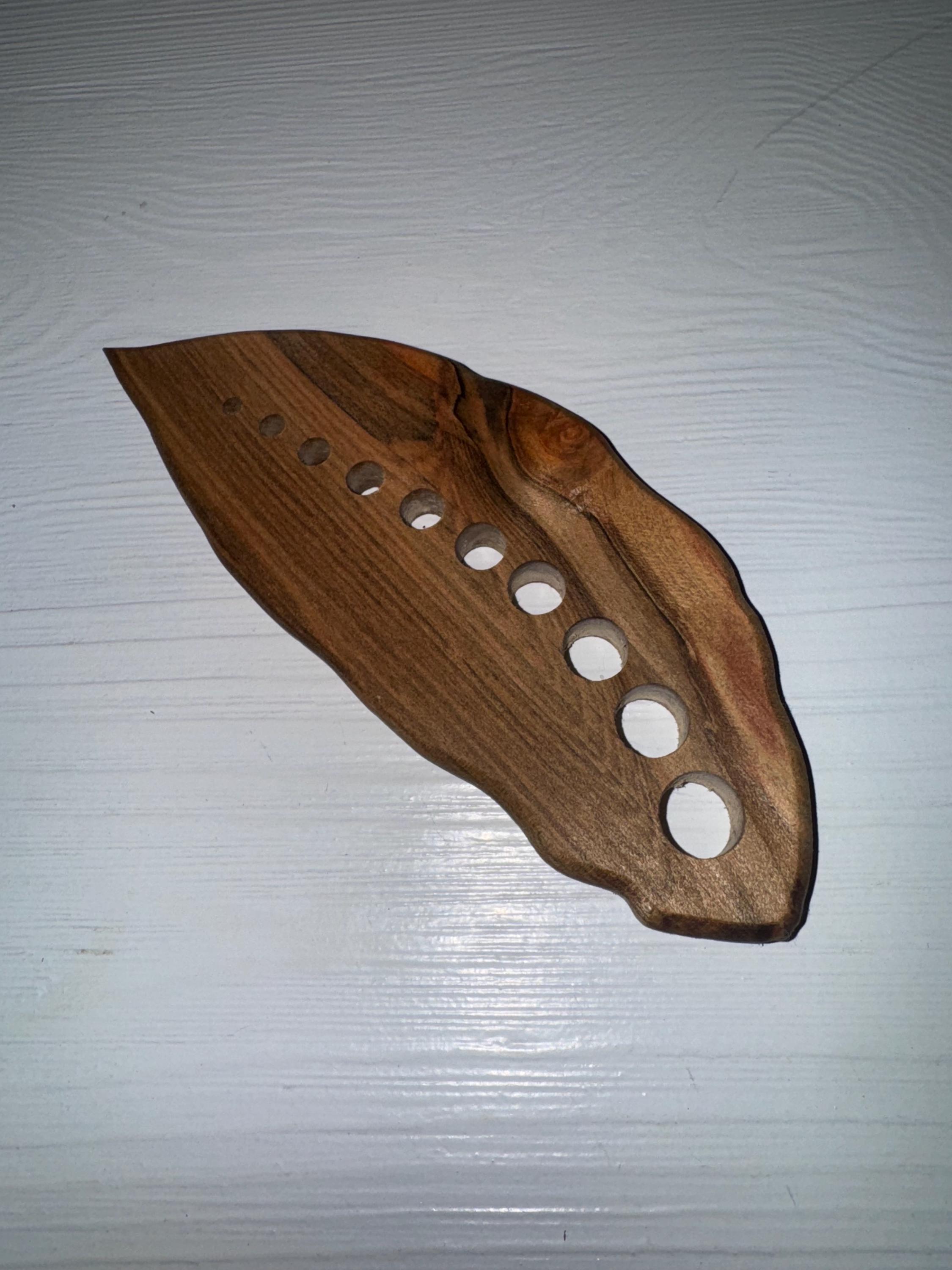 Bay Leaf-Shaped Herb Stripper – Engraved Ambrosia Maple Kitchen Tool for Thyme, Sage, Rosemary and  More | Unique Gift for Gardeners & Cooks