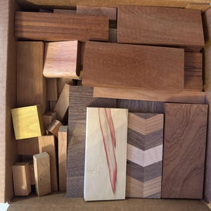 Premium Mixed Hardwood End Cuts – Maple, Cherry & Walnut Wood Pieces for Crafts