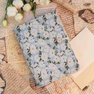 Elegante cuaderno portátil A5/A6 bordado a mano con flores blancas, cuaderno de viaje, bloc de notas portátil hecho a mano, libro de diario bordado, el mejor regalo