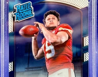 Paquete misterioso de Patrick Mahomes, clasificado PSA 10, con muchos otros miembros del Salón de la Fama