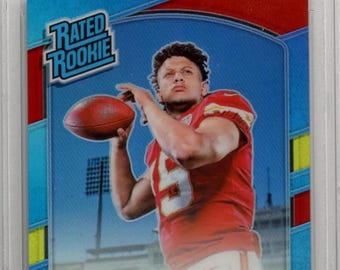 Paquete misterioso de Patrick Mahomes, clasificado PSA 10, con muchos otros miembros del Salón de la Fama