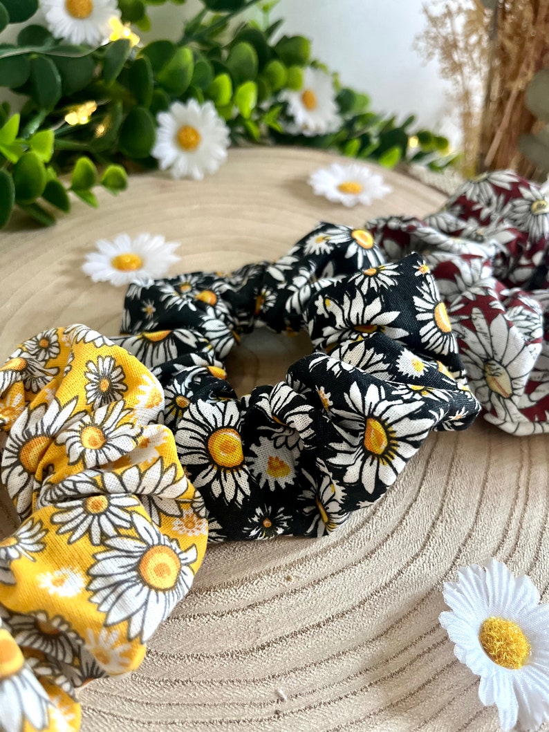 Chouchou / scrunchie fait main, motif fleurs, tendance, pâquerettes image 3