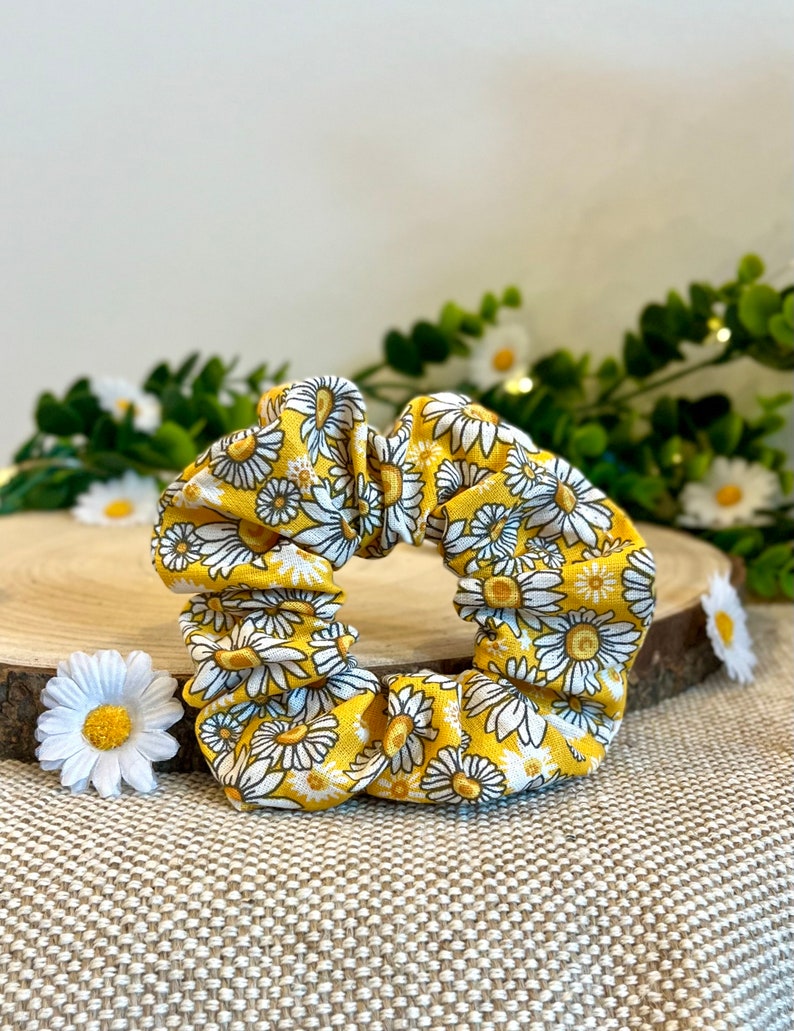 Chouchou / scrunchie fait main, motif fleurs, tendance, pâquerettes image 6