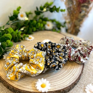 Chouchou / scrunchie fait main, motif fleurs, tendance, pâquerettes image 1