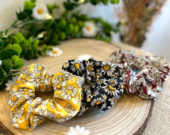 Chouchou / scrunchie fait main, motif fleurs, tendance, pâquerettes