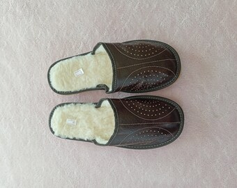 Men's Slippers in Sheepskin and Wool - Slippers - Mules - Brown - Handmade