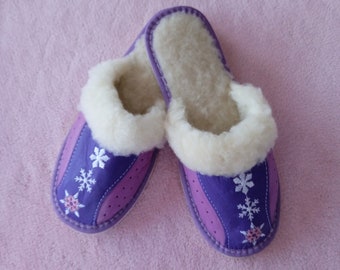 Women's Slippers in Sheepskin and Wool - JANITIS - Slippers - Mules - Lavender - Handmade