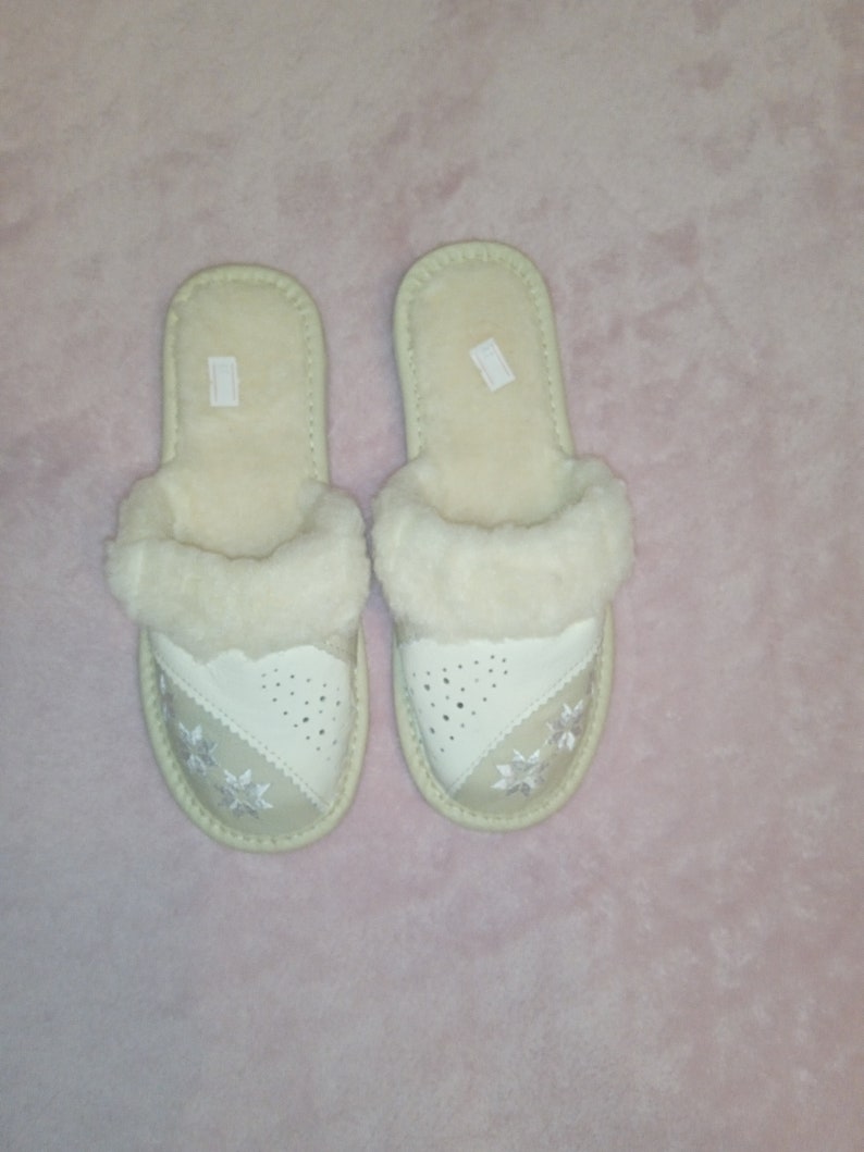 Women's Slippers in Sheepskin and Wool Slippers Mules Beige and white Handmade image 2