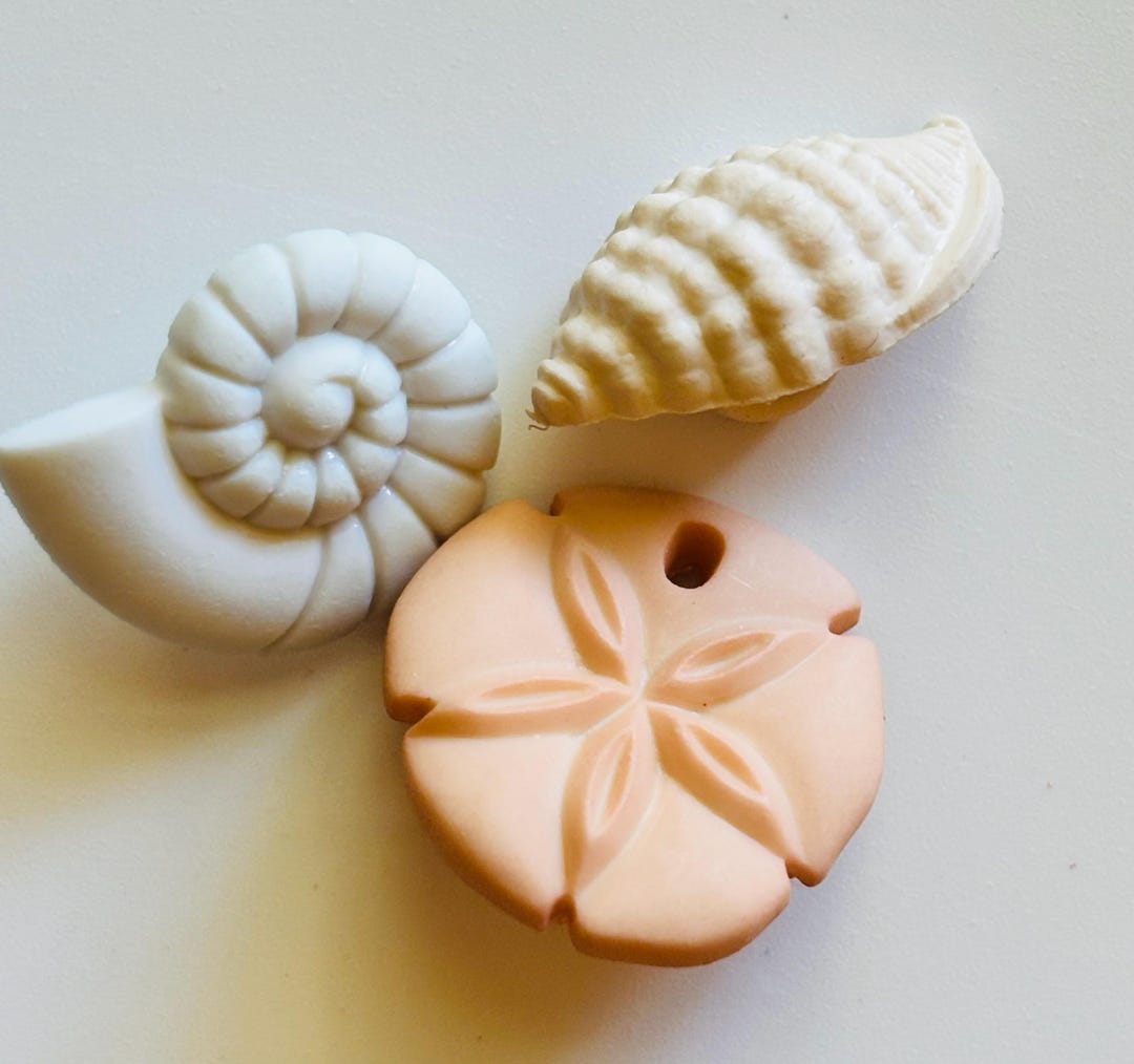 Pastel Seashell Button Assortment | 20 Vintage Buttons and 1 Flat Back ...