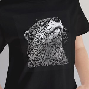 Otter Looking up T-Shirt, Otter Graphic Tee, Cute Otter Shirt, Otter Lover Shirt, animal print t-shirt, Animal Lover Gift