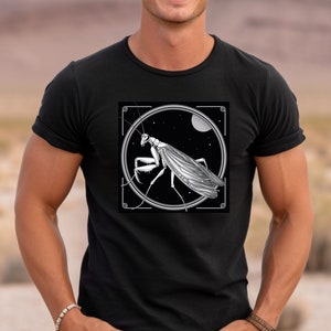 Praying Mantis Space T-Shirt, Praying Mantis Graphic tee, Cute Praying Mantis Shirt, Animal Print t-shirt, Animal Lover Gift