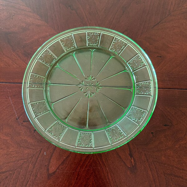 Jeanette Green Glass 7” Plate