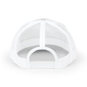 Peut inclure: Une casquette de baseball entièrement blanche dotée d'un panneau arrière en maille respirante et d'une calotte structurée. L'arrière de la casquette comprend une fermeture réglable en plastique avec le mot Richardson gravé sur la sangle.