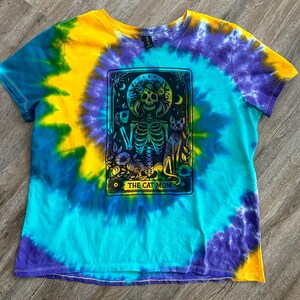Camiseta con la carta del tarot de la mamá gata, teñida a mano y hecha a medida, hecha a medida, para amantes de los gatos, camiseta de mamá gata, cottagecore, regalos para mamá