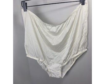 Vanity Fair Panty Perfectly Yours Lace Nouveau Size 11 4XL Ivory  1 Pair