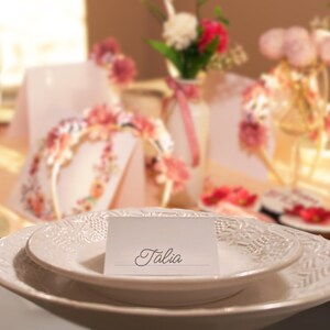 Jeu d'enterrement de vie de jeune fille : des marque-places pour le dîner des filles