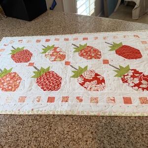 Strawberry Patch Table Runner – Handmade Quilted Farmhouse Kitchen Decor, Summer Table Centerpiece