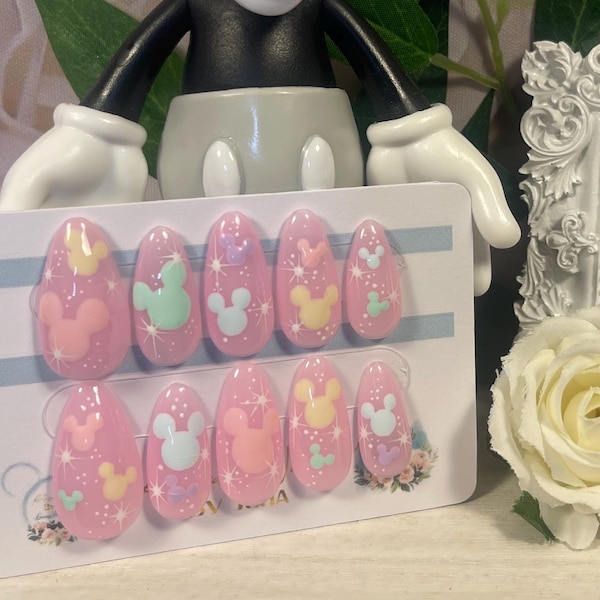 MAGIA DE RATÓN - Uñas postizas de gel - Set de 10 uñas con silueta de ratón en tonos pastel - Hechas a pedido - Uñas navideñas inspiradas en Disney