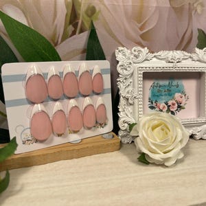 SILVER LADY  - Gel Press on Nails - Set of 10 Classic French Tip with Silver line Nails - Made to Order - Wedding Nails