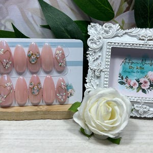 PURE MAGIC - Gel Press On Nails - Set of 10 encapsulated shell and floral nails - Magical Nails - Mickey Nails - Disney Nails