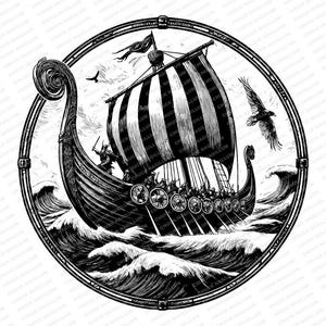 Pode incluir: Ilustração em preto e branco de um navio viking navegando por ondas bravas. O navio tem uma grande vela com listras e uma cabeça de dragão na proa. O navio está rodeado de ondas e um pássaro voa por cima.