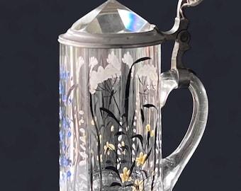 Boccale antico in vetro tagliato in stile storicista, Boemia, anni 1890, con coperchio esagonale in vetro.