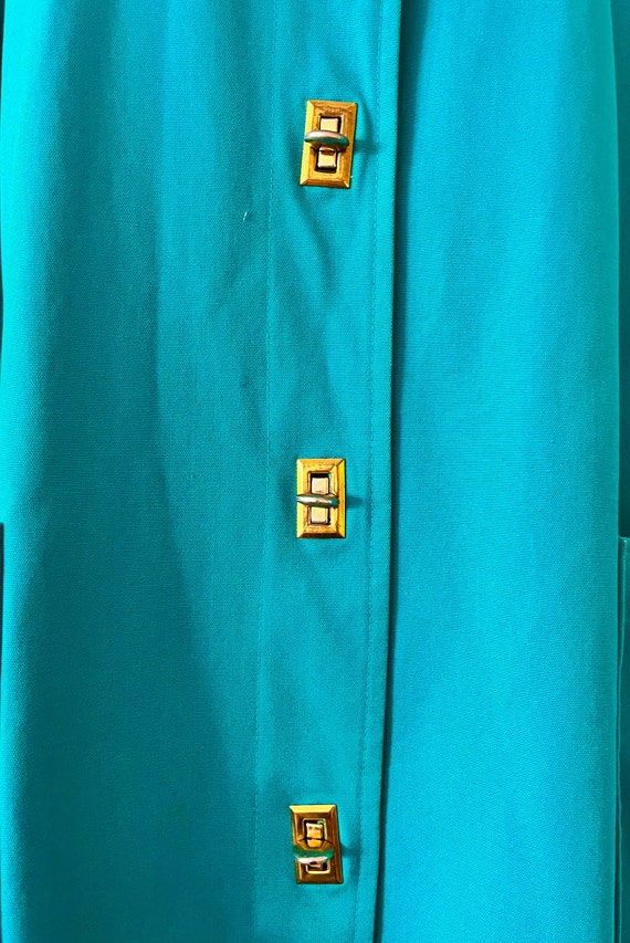 This dress is a class vintage Evan-Picone dress with