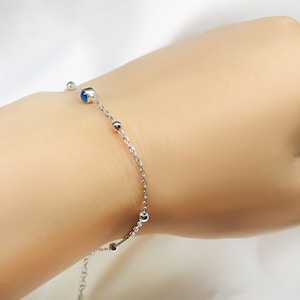 Braccialetto con ciondolo con occhio maligno, braccialetto minimalista con occhio maligno, delicato braccialetto in argento, braccialetto con catena in argento, regalo per la fidanzata, ciondolo con occhio maligno