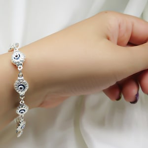Braccialetto con ciondolo con occhio maligno, braccialetto minimalista con occhio maligno, delicato braccialetto in argento, braccialetto con catena in argento, regalo per la fidanzata, ciondolo con occhio maligno
