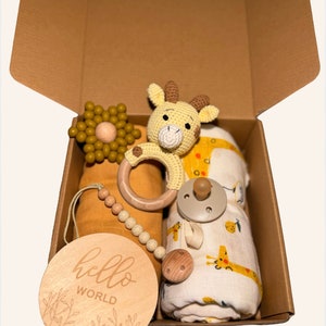 UpooBaby - New Baby Gift Giraffe Set, New Baby boy gift, New Baby Girl Gift, Newborn gift box, New Baby Gift box, Baby Shower Gift